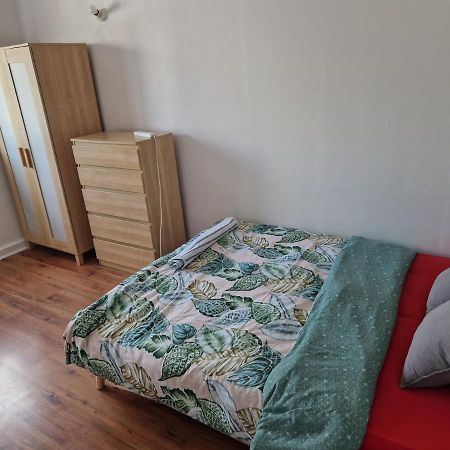 Ferienwohnung Twin Bed For Guests London Exterior foto