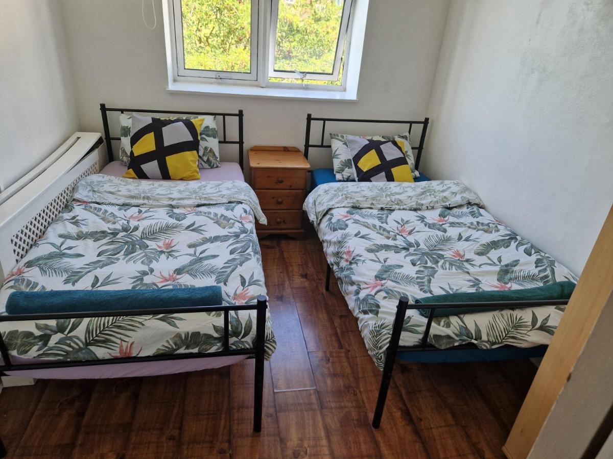 Ferienwohnung Twin Bed For Guests London Exterior foto