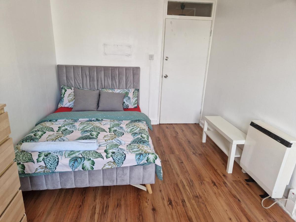 Ferienwohnung Twin Bed For Guests London Exterior foto