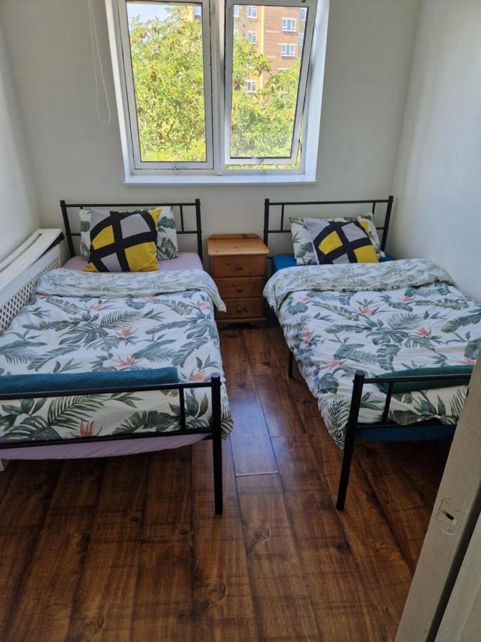 Ferienwohnung Twin Bed For Guests London Exterior foto